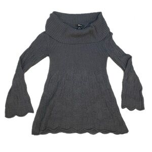 Y2K Off shoulder slouchy babydoll crochet knit grey flare sleeve sweater (M)